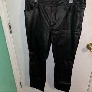 Hollister Black Straight Jeans Sleek Modern Design